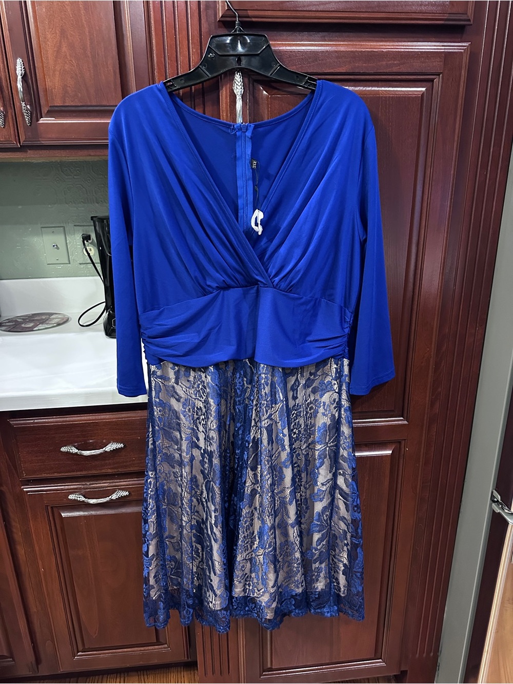Price firm! Unbranded pretty dress - fits like L/XL